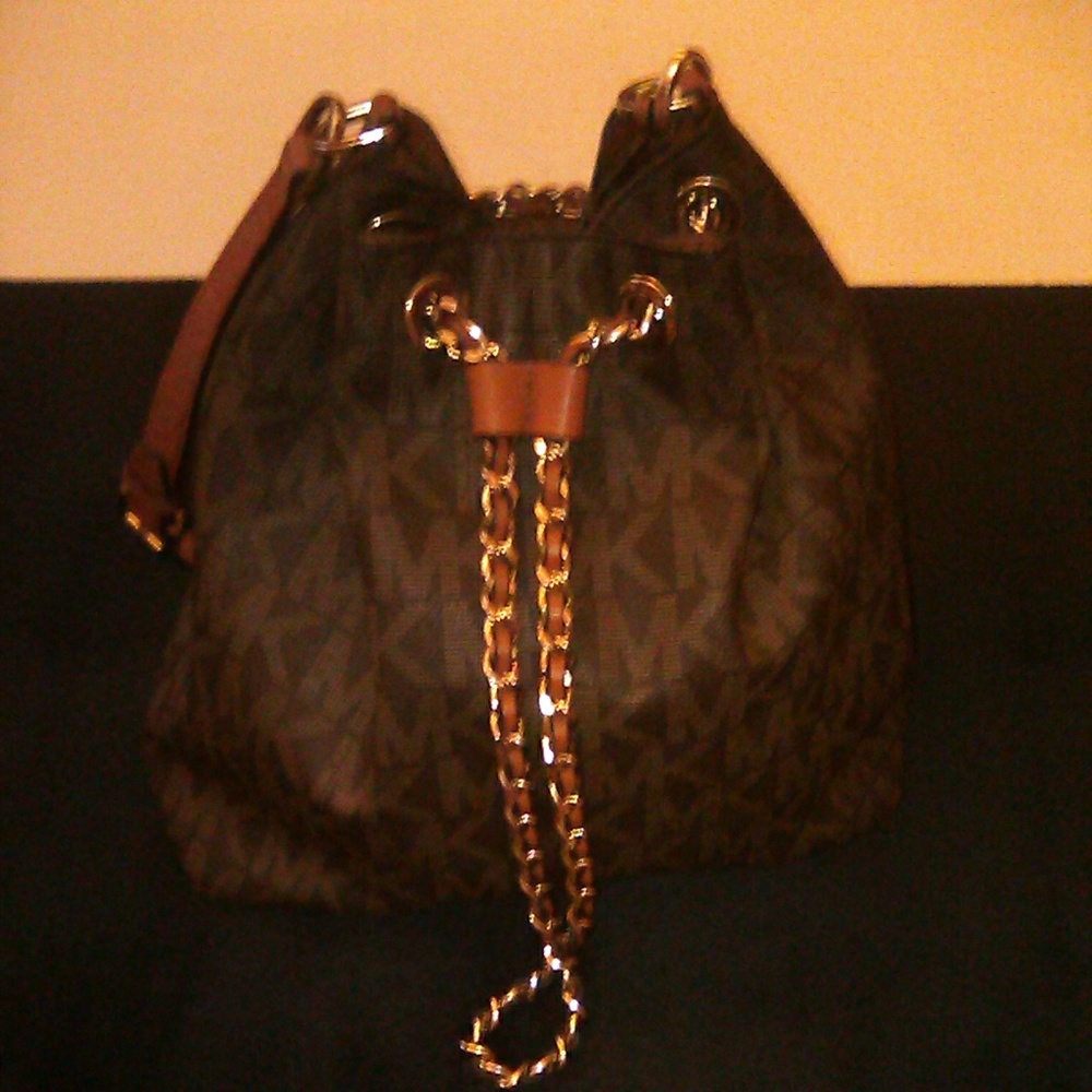 Michael Kors Large Frankie Bucket Bag